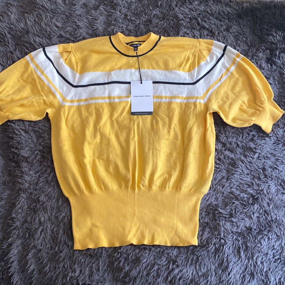 Who What Wear XXL yellow short sleeve light sweater.